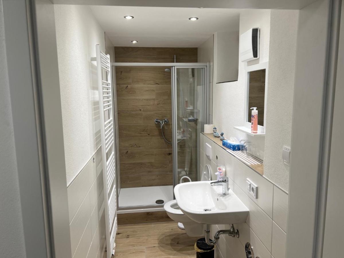 Ferienwohnung Raiffeisenstrasse -Gross- Obernburg am Main Exteriör bild